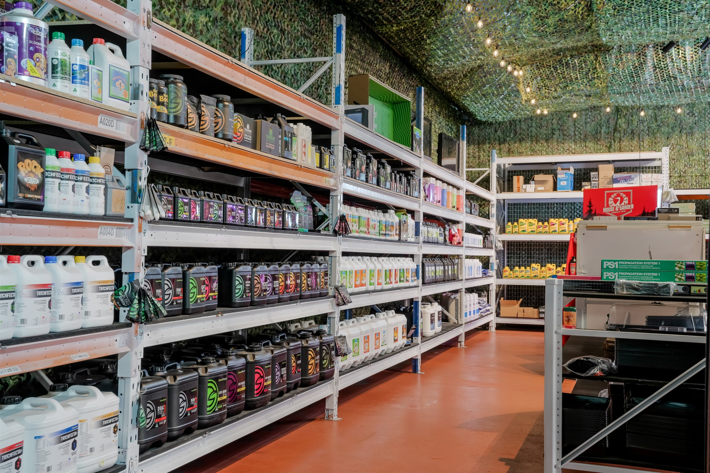 Root booster nutrient for propagation and early veg