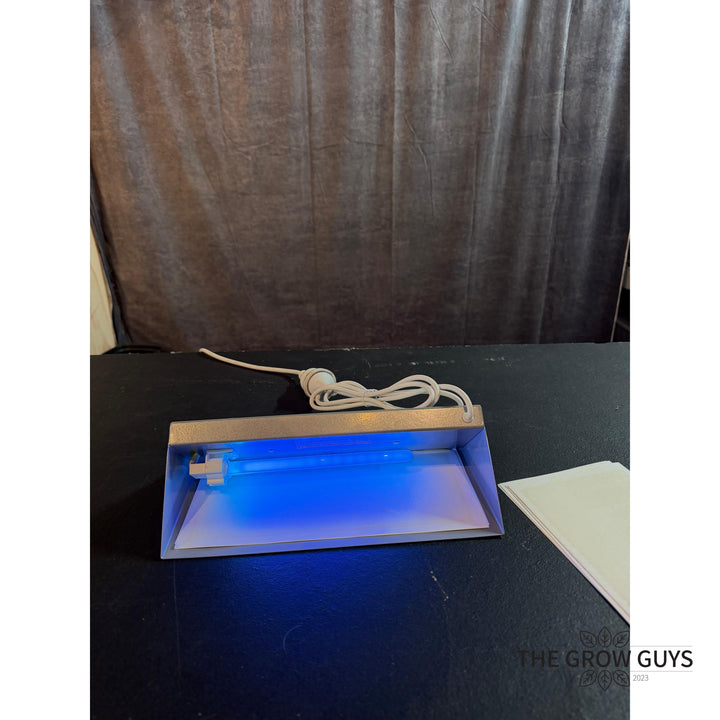 The Fly Trap — UV Glue Card Trap for Fungus Gnats and Thrips